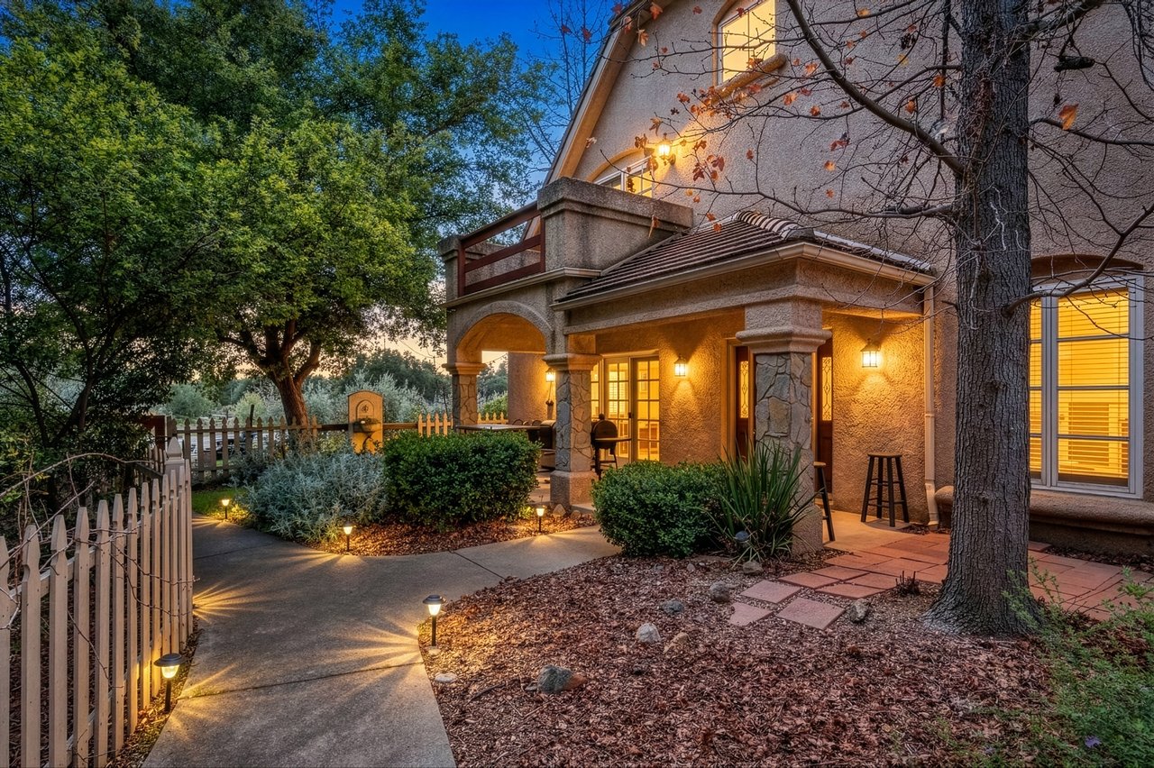 39455 Avenida La Cresta