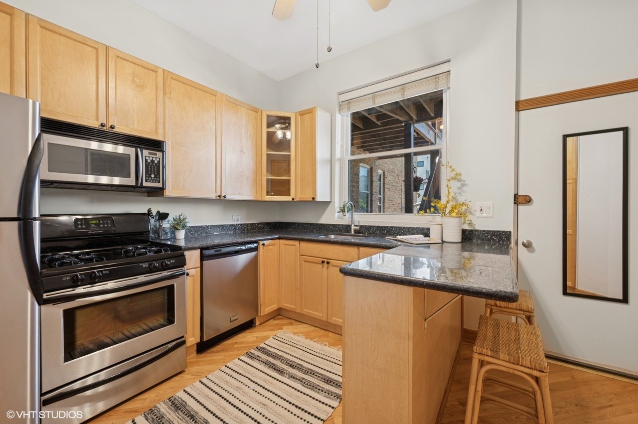 1433 W Cuyler 