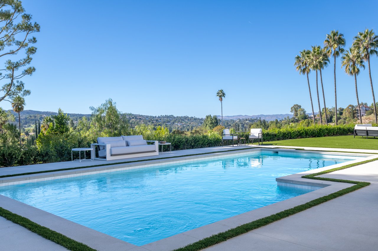 17969 Medley Drive, Encino