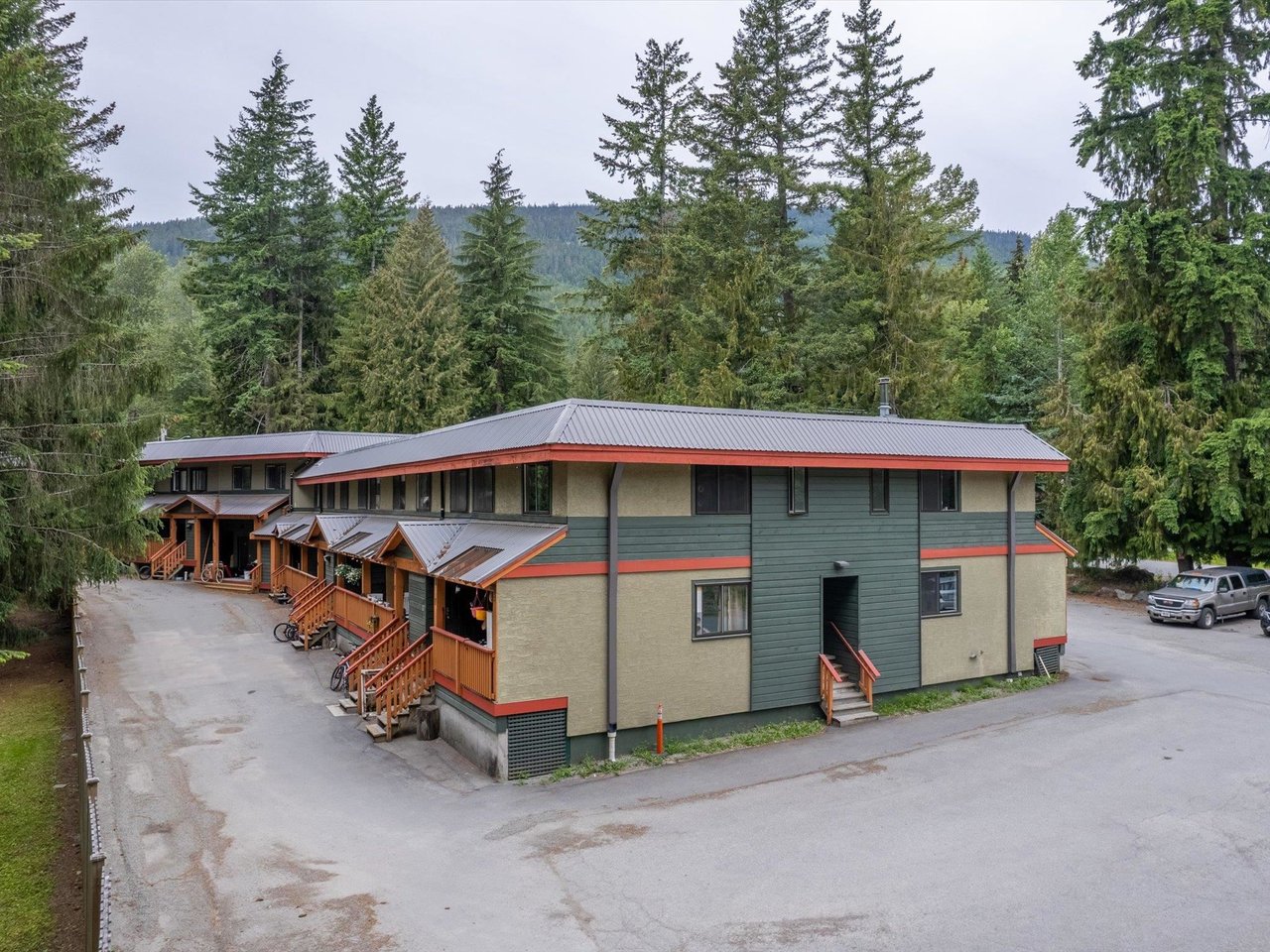 9-8100 Alpine Wy