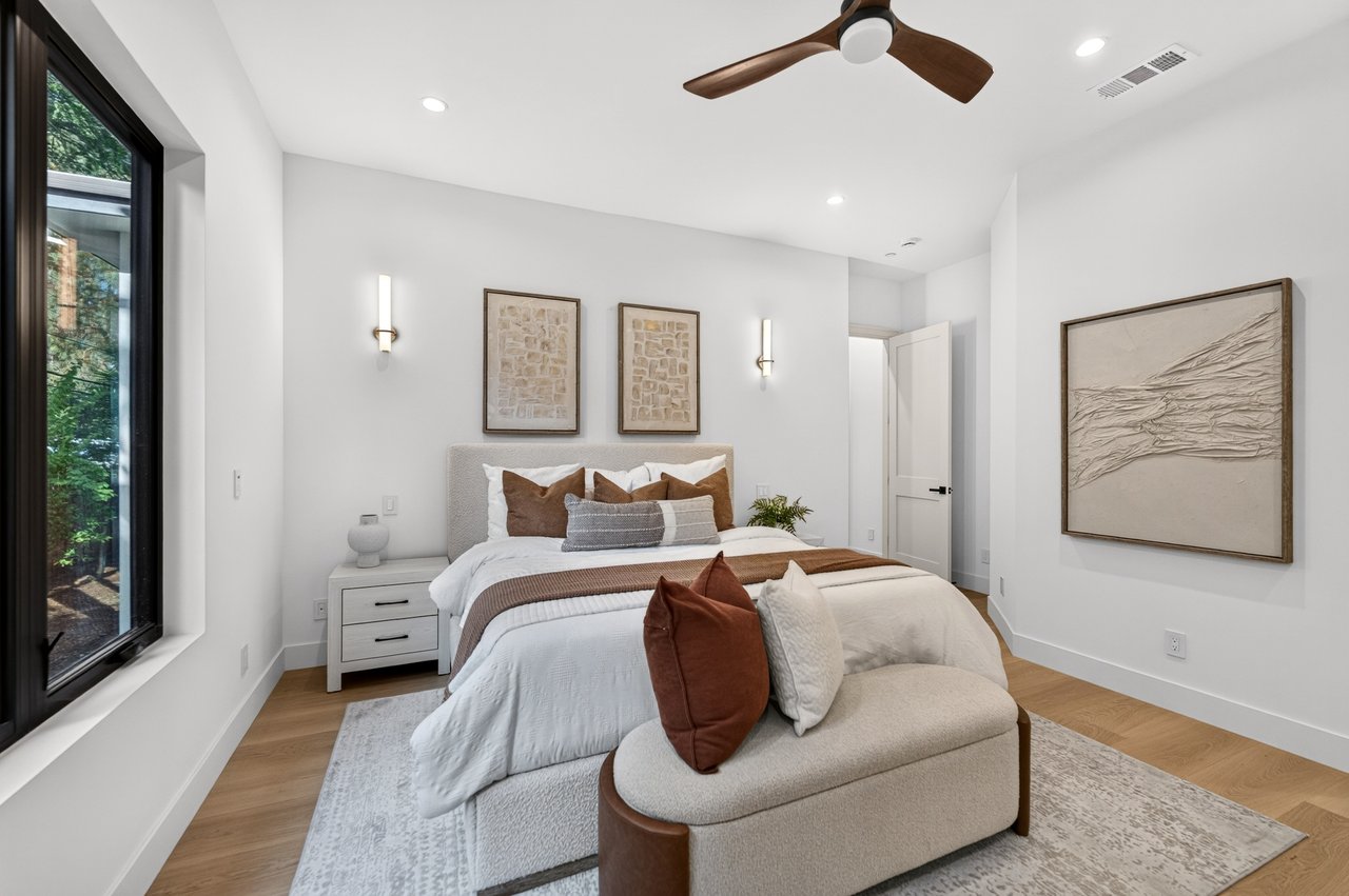 1084 Moffett Circle, Palo Alto, California 94303