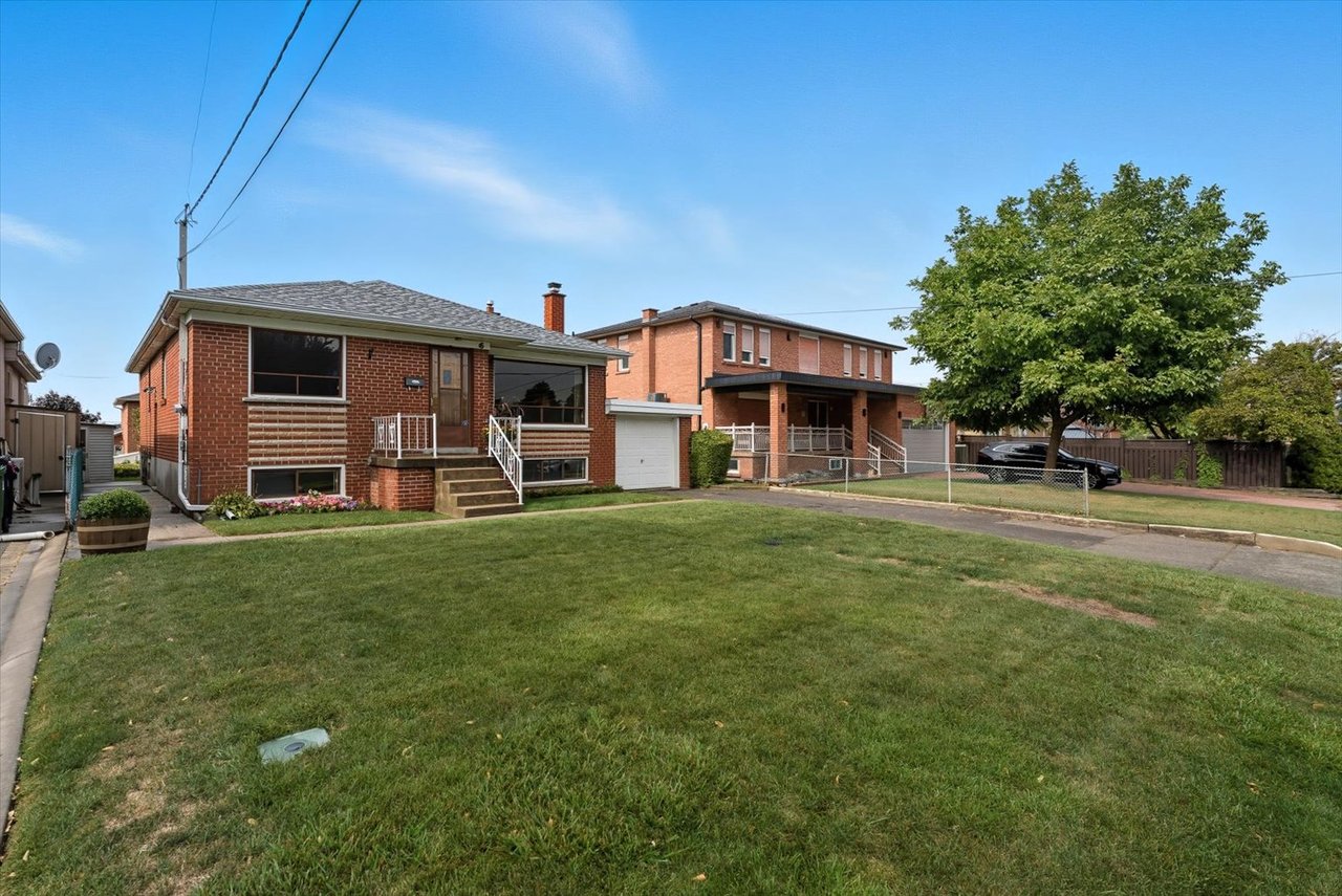 6 Berryton Ave