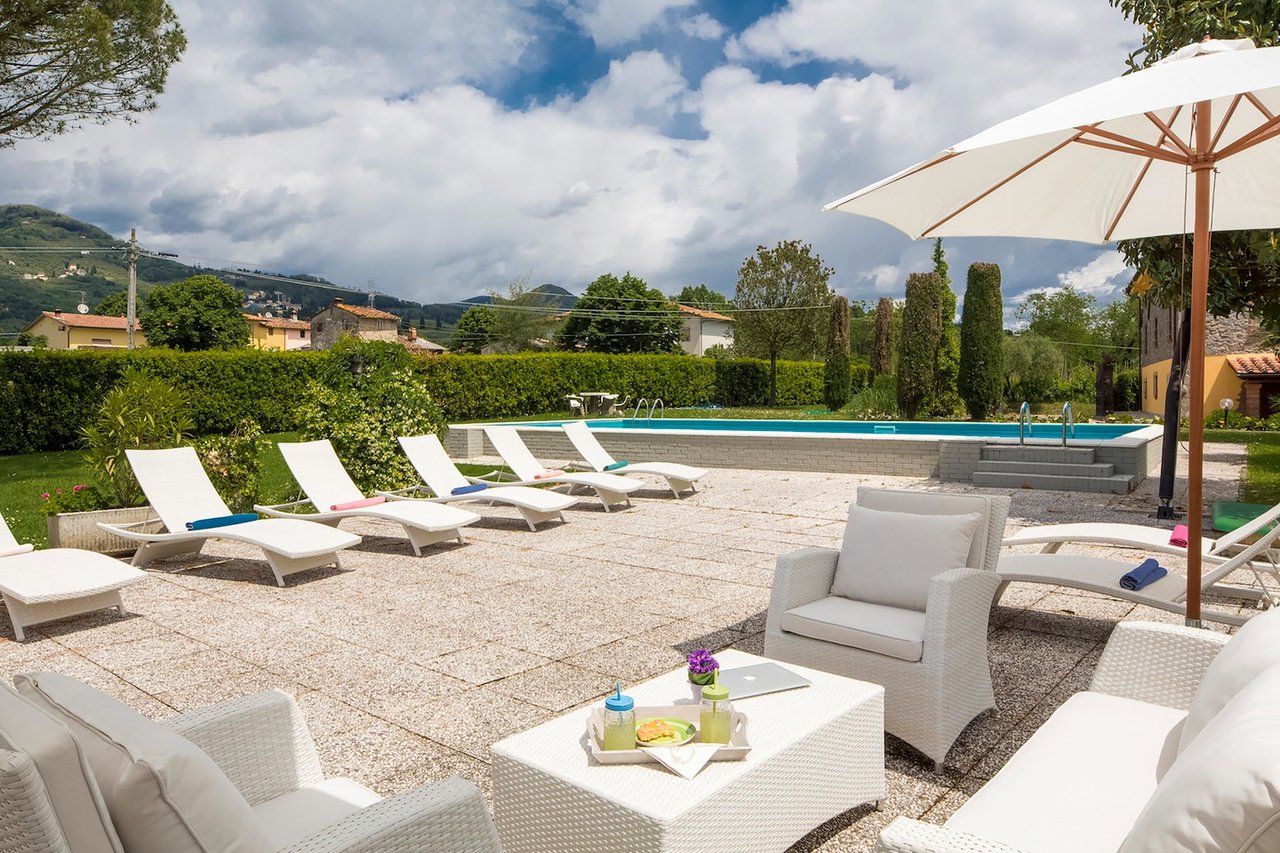 Marvelous Countryside Villa Outside of Lucca