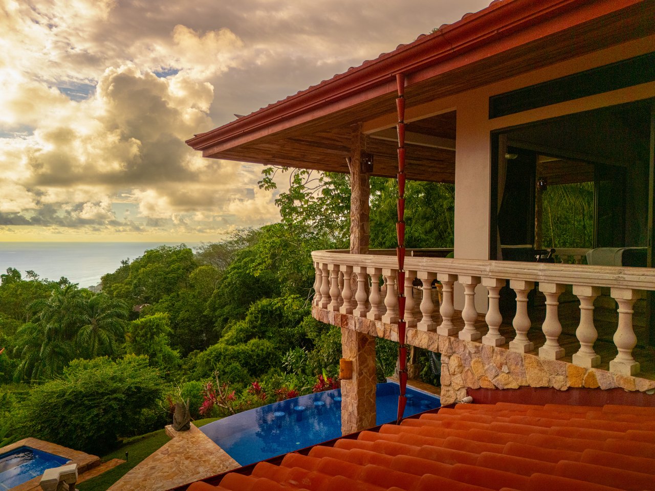 Castillo Puesta del Sol, Escalares - 