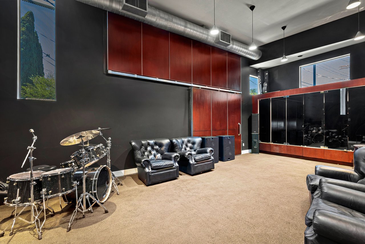 751 N Highland Ave, Hollywood