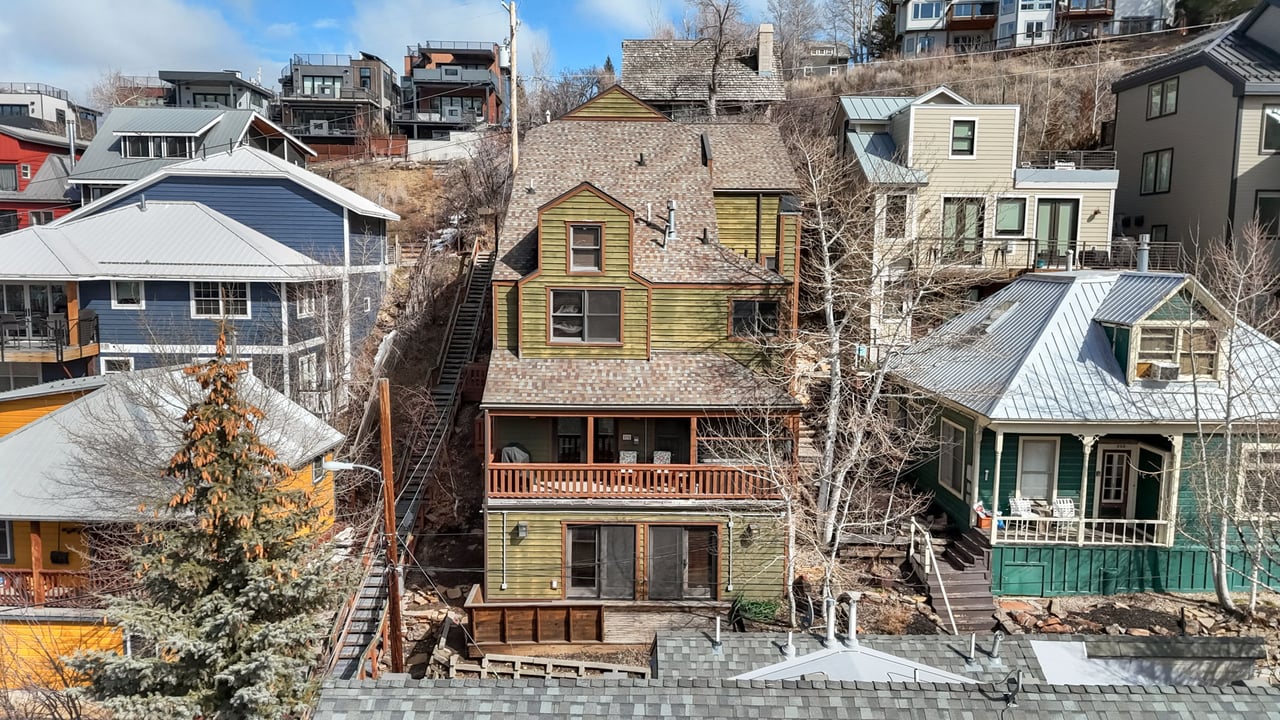 361 Ontario Ave