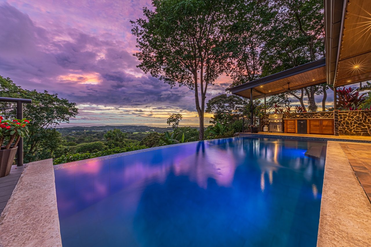 Casa Meraki: Modern Tropical Living with Whale’s Tail Views in Uvita