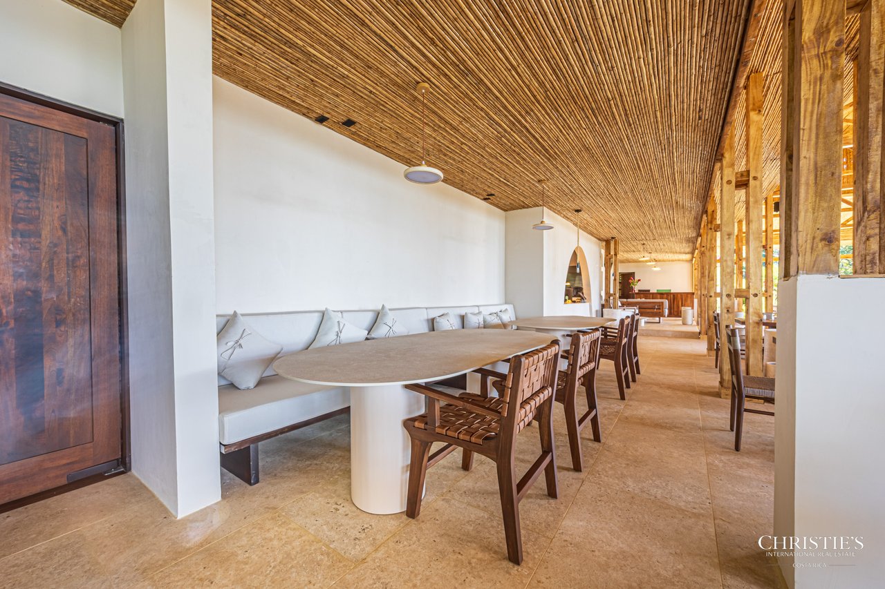 Luxury Hotel Boutique with Ocean Views | Walking distance to the beach | 13.2 Acres