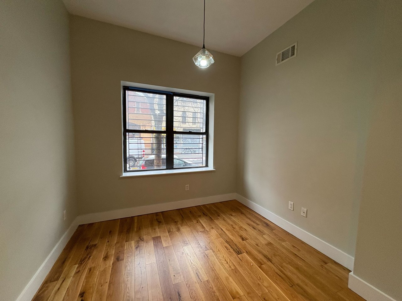 186 Wilson Avenue #1L