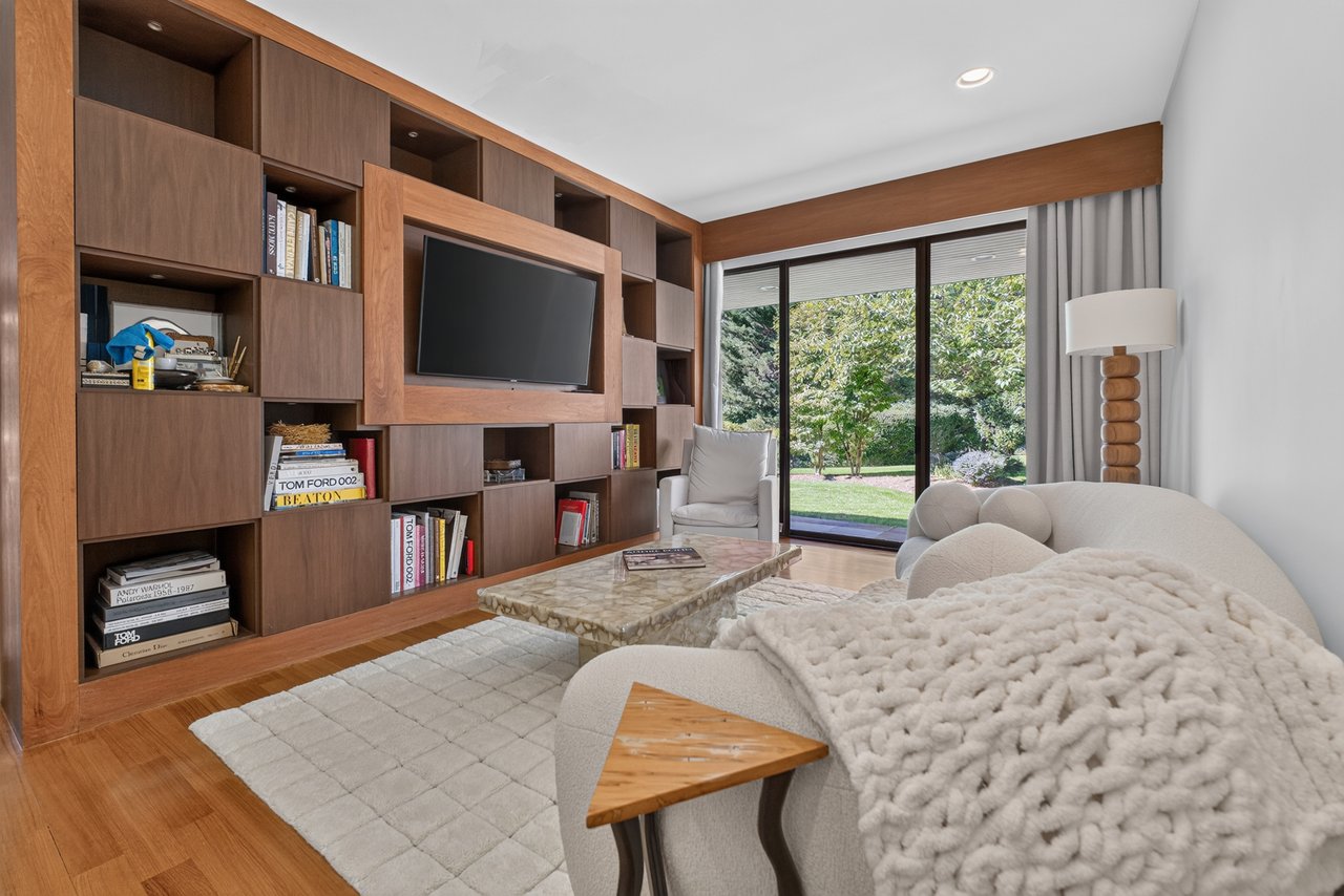 15 Horseshoe Road (Long Island)
