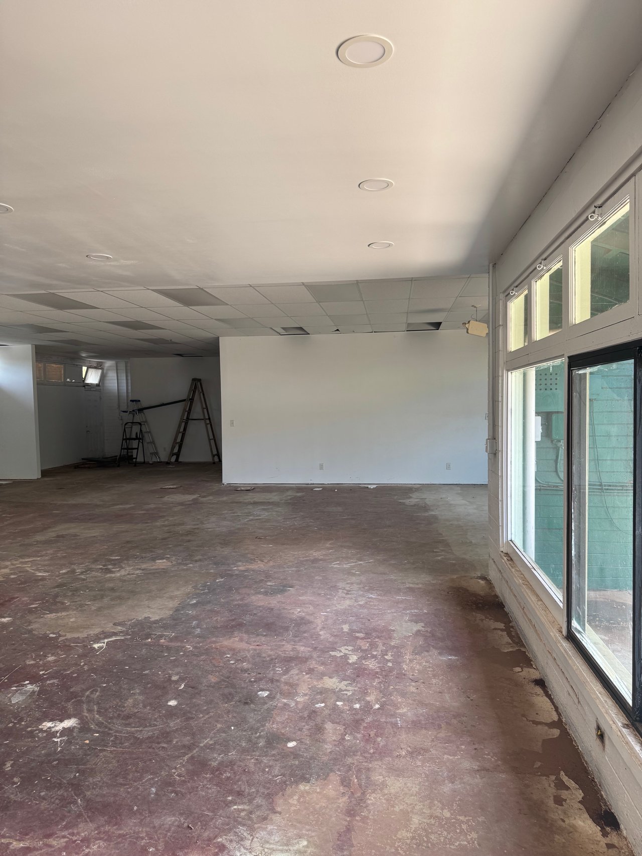 Ele'ele Shopping Center C-07