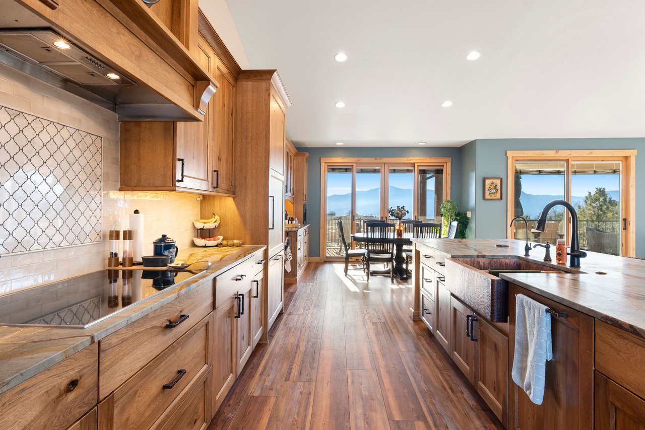 4255 Arrowhead Drive