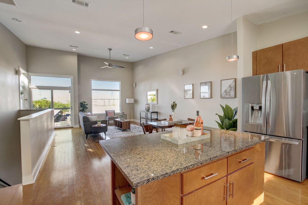 SAGE -Great location on South Lamar! 