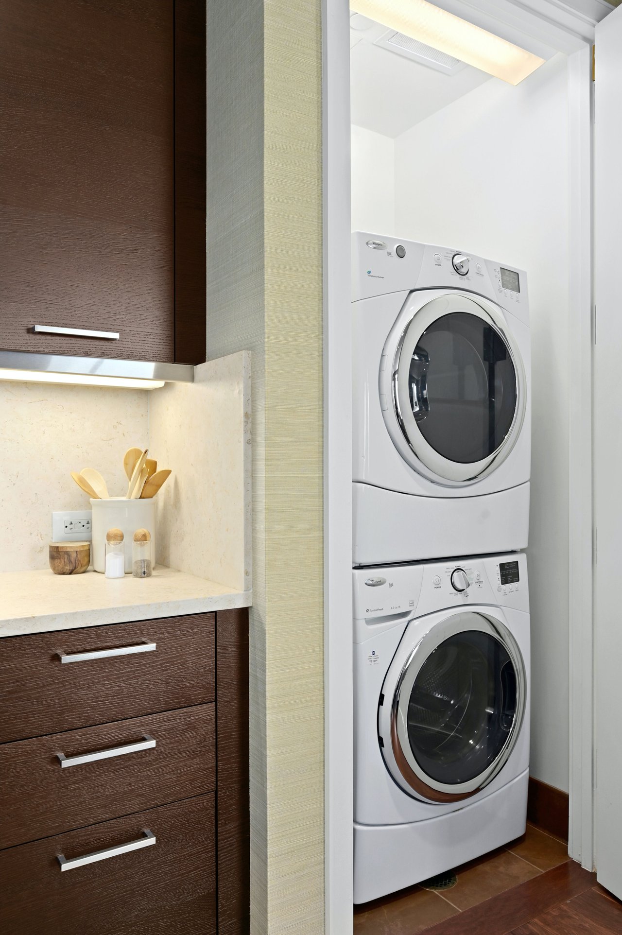 200 Congress Ave Unit 15A