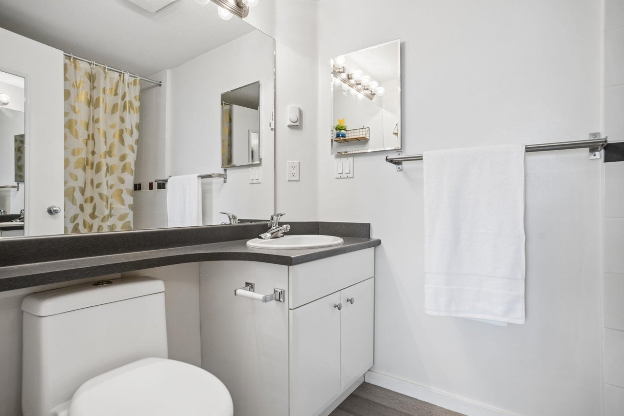 304-6833 Village Green Unit: 304