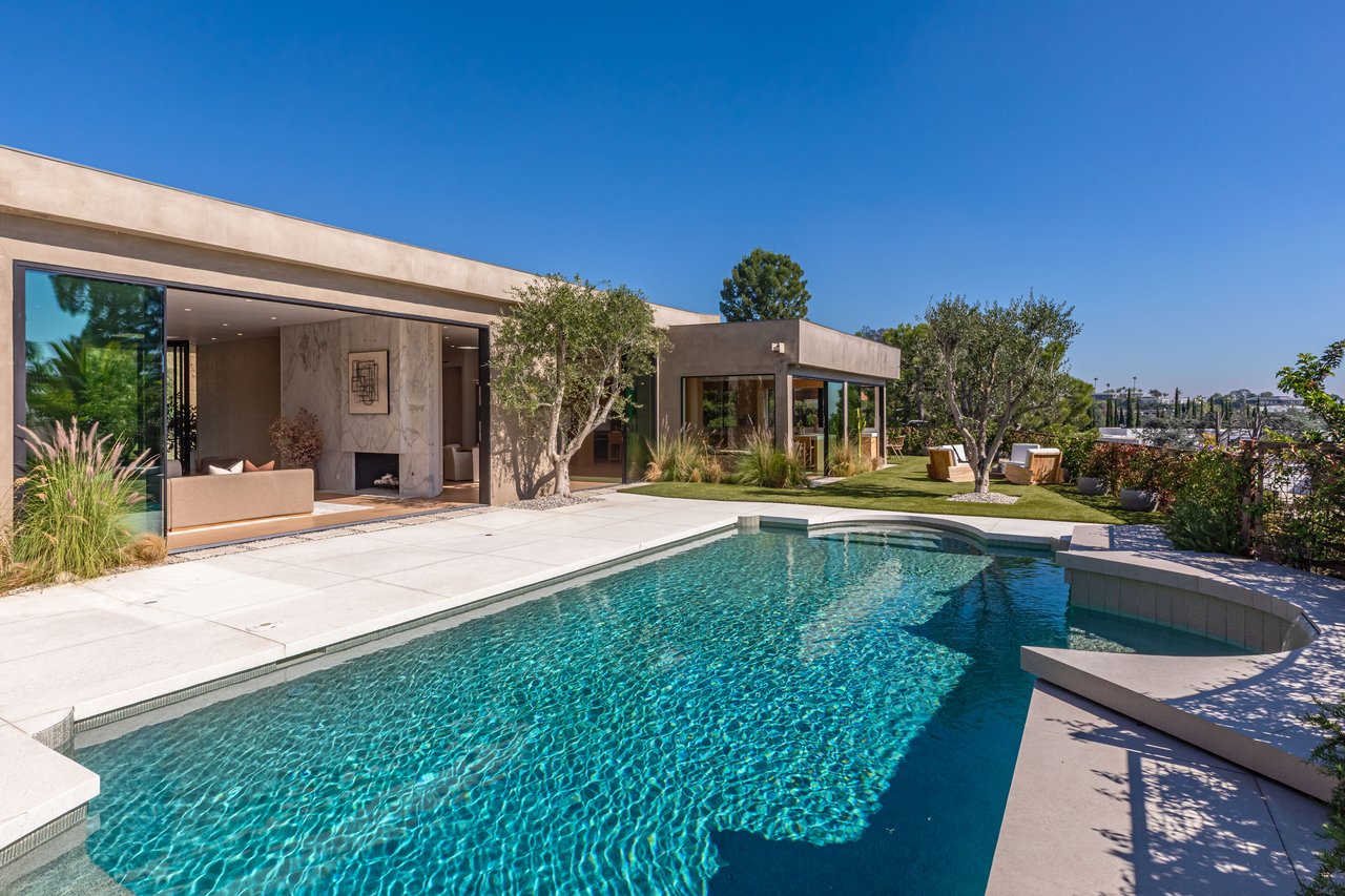 1705 Carla Ridge, Beverly Hills