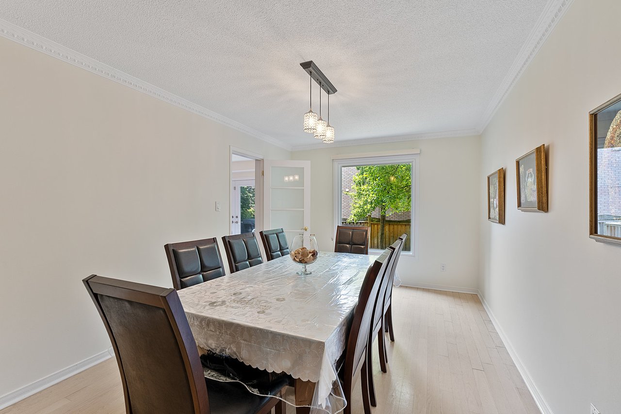 28 Thornway Ave