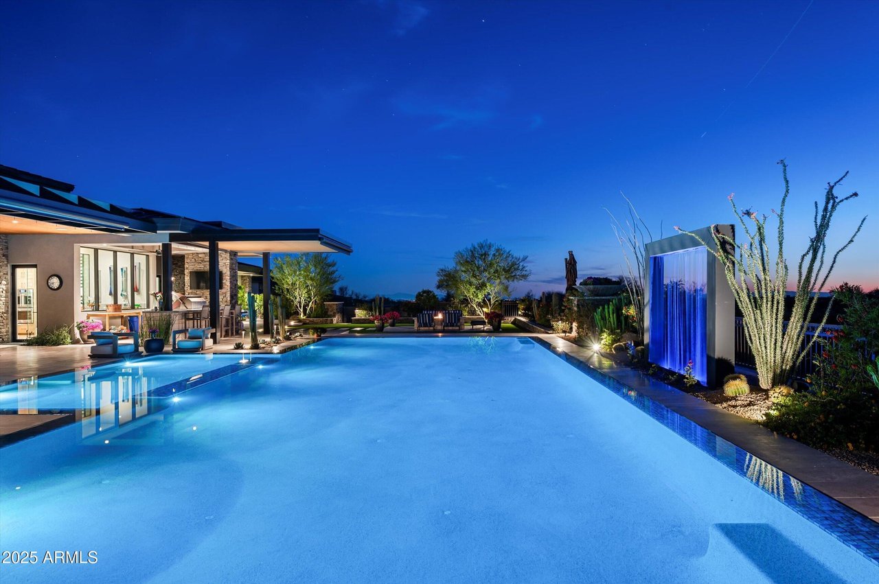 8328 E WHISPER ROCK TRL