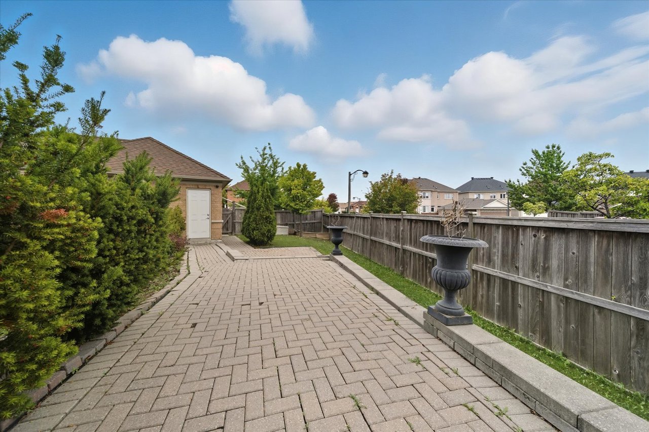 #23 - 20 Greensborough village Circ