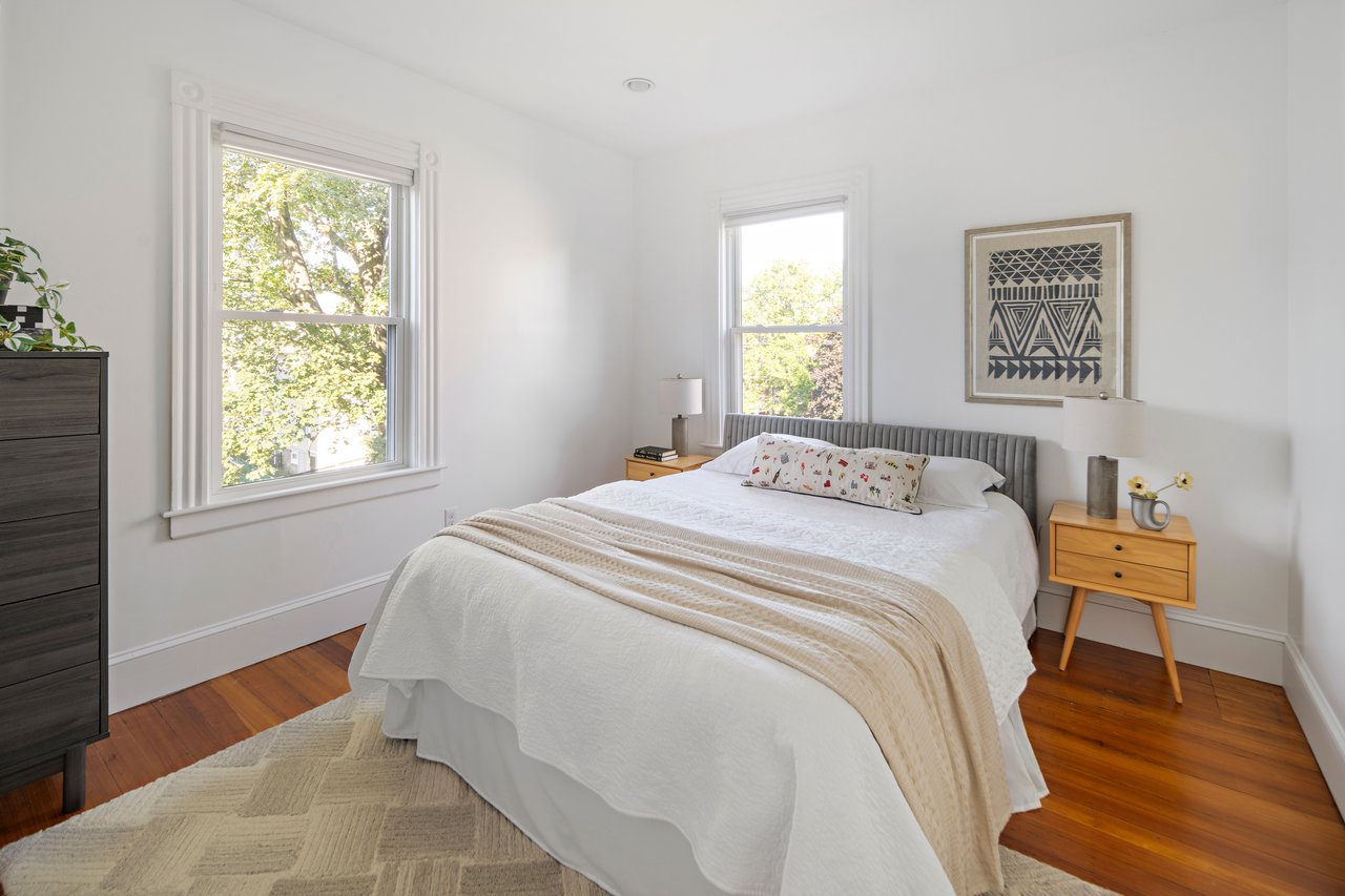 A Captivating Victorian Condo in A Fantastic Neighborhood