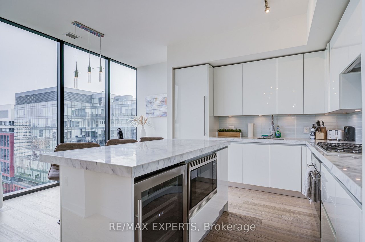 THOMPSON RESIDENCES