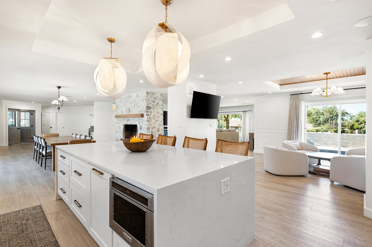 4545 N ROYAL VIEW Drive E