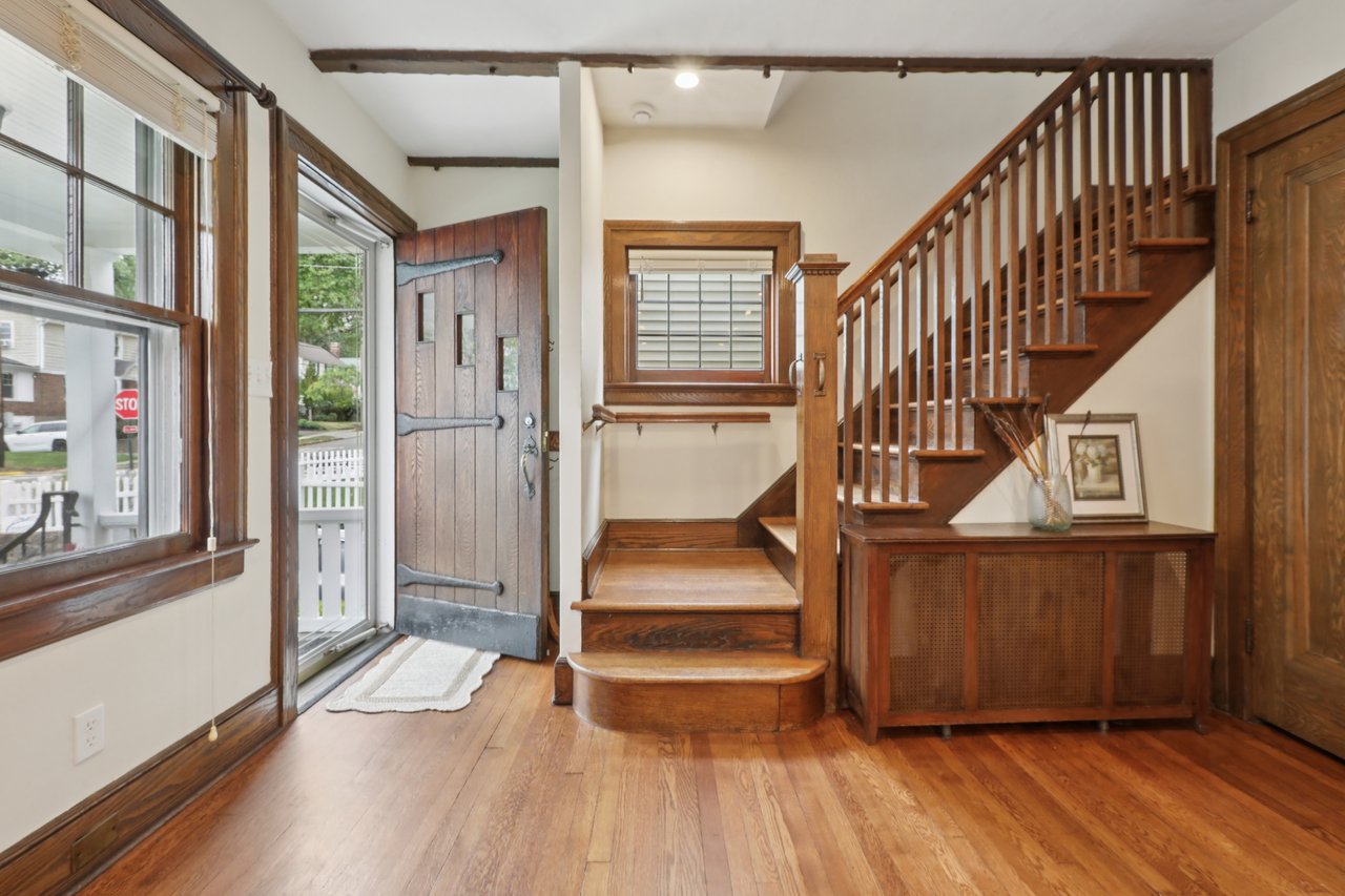 62 Hillside Ave