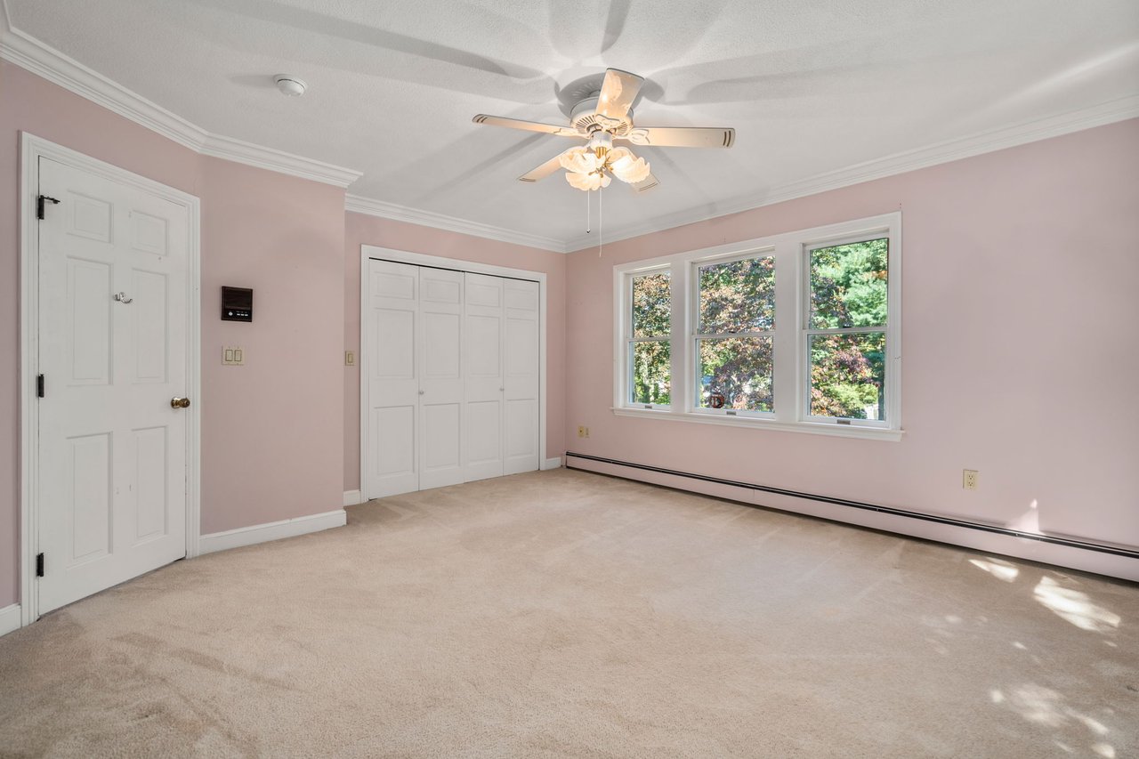 4 Leslie Rd
