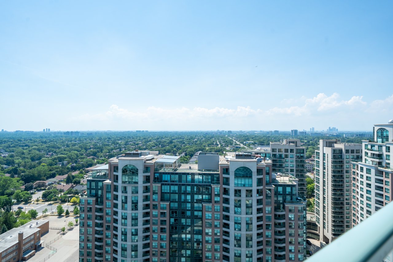 5508 Yonge St PH02