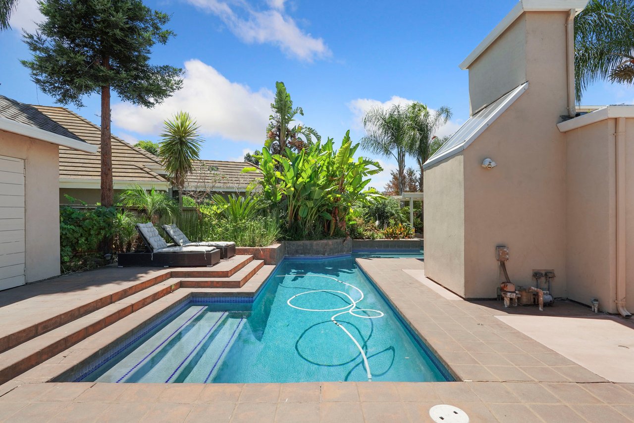 3845 Peninsula Ct