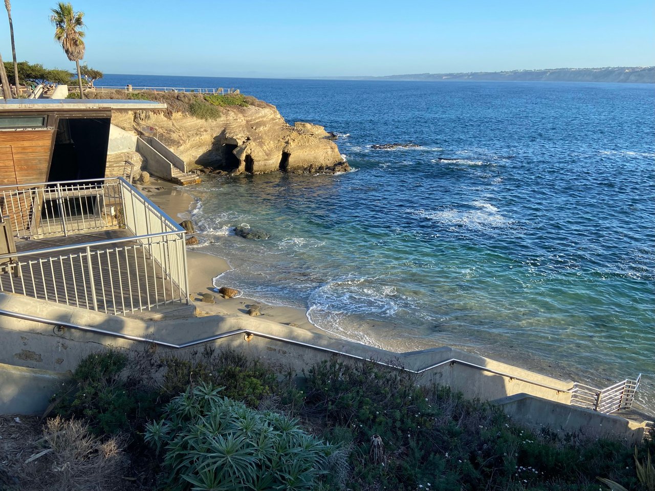 La Jolla Cove beach with an ocean view