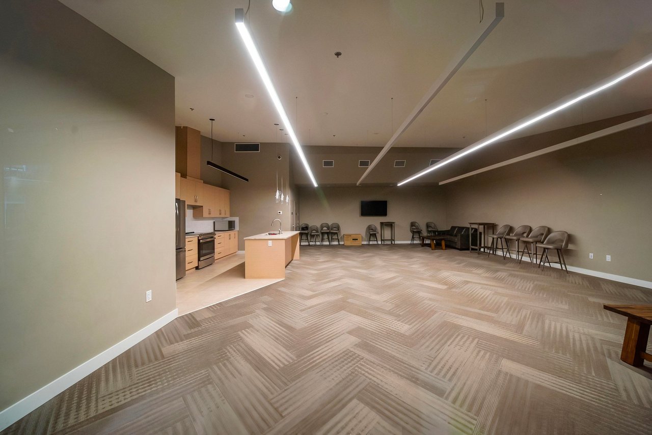 410-11077 Ravine Rd