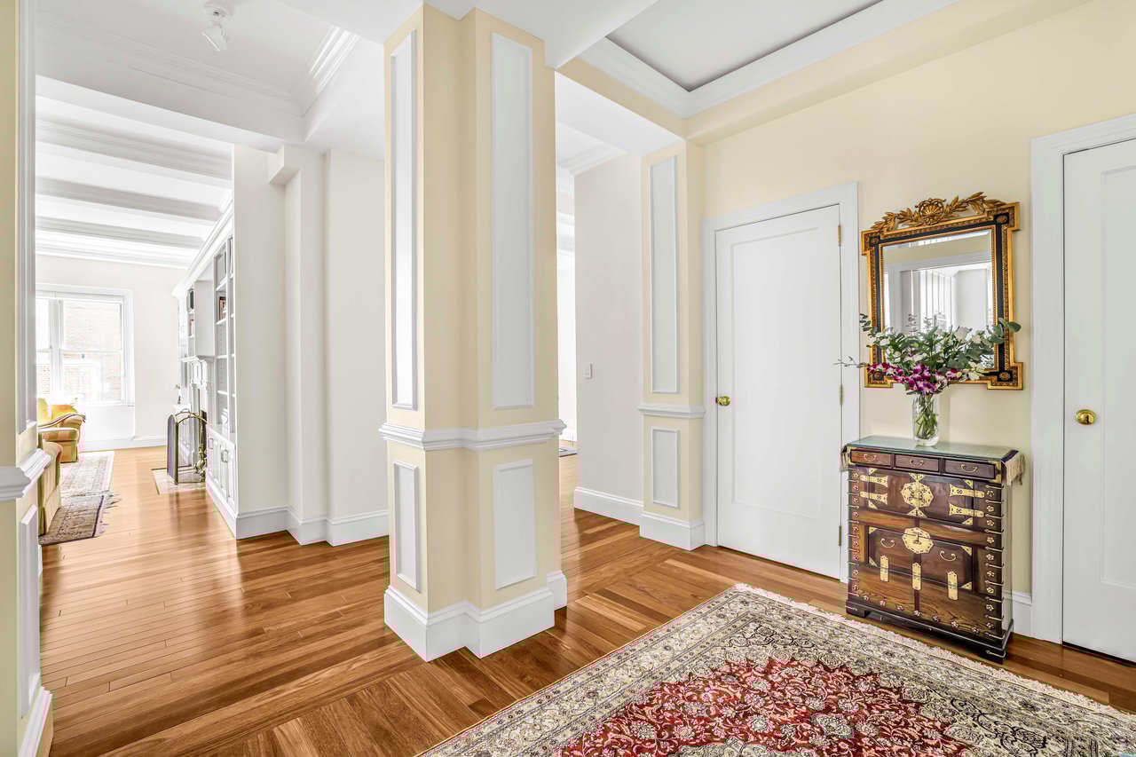 1049 Park Avenue