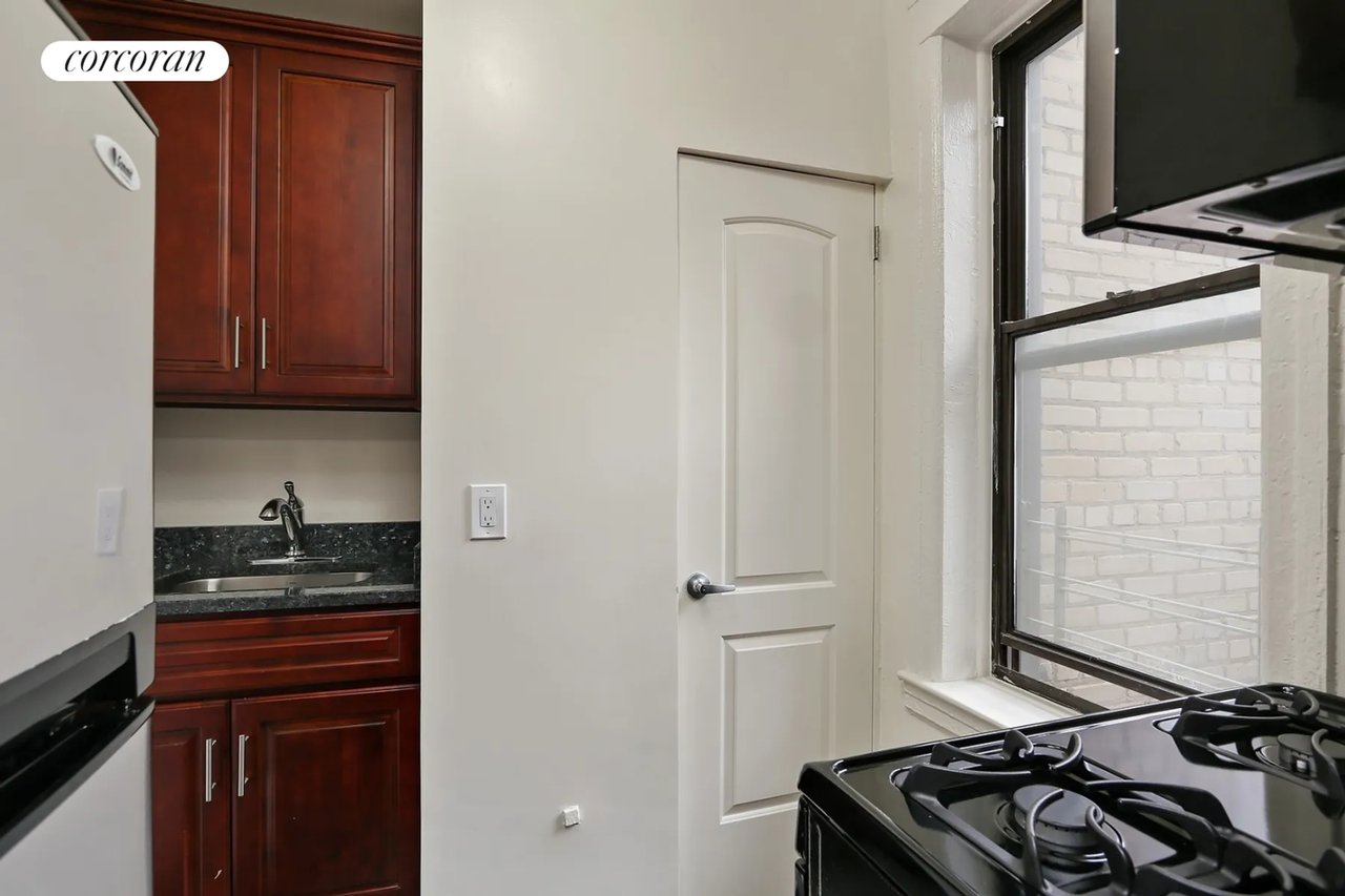 49 Willow Street, 4D