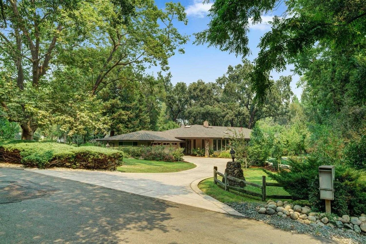 2711 Laurel Drive