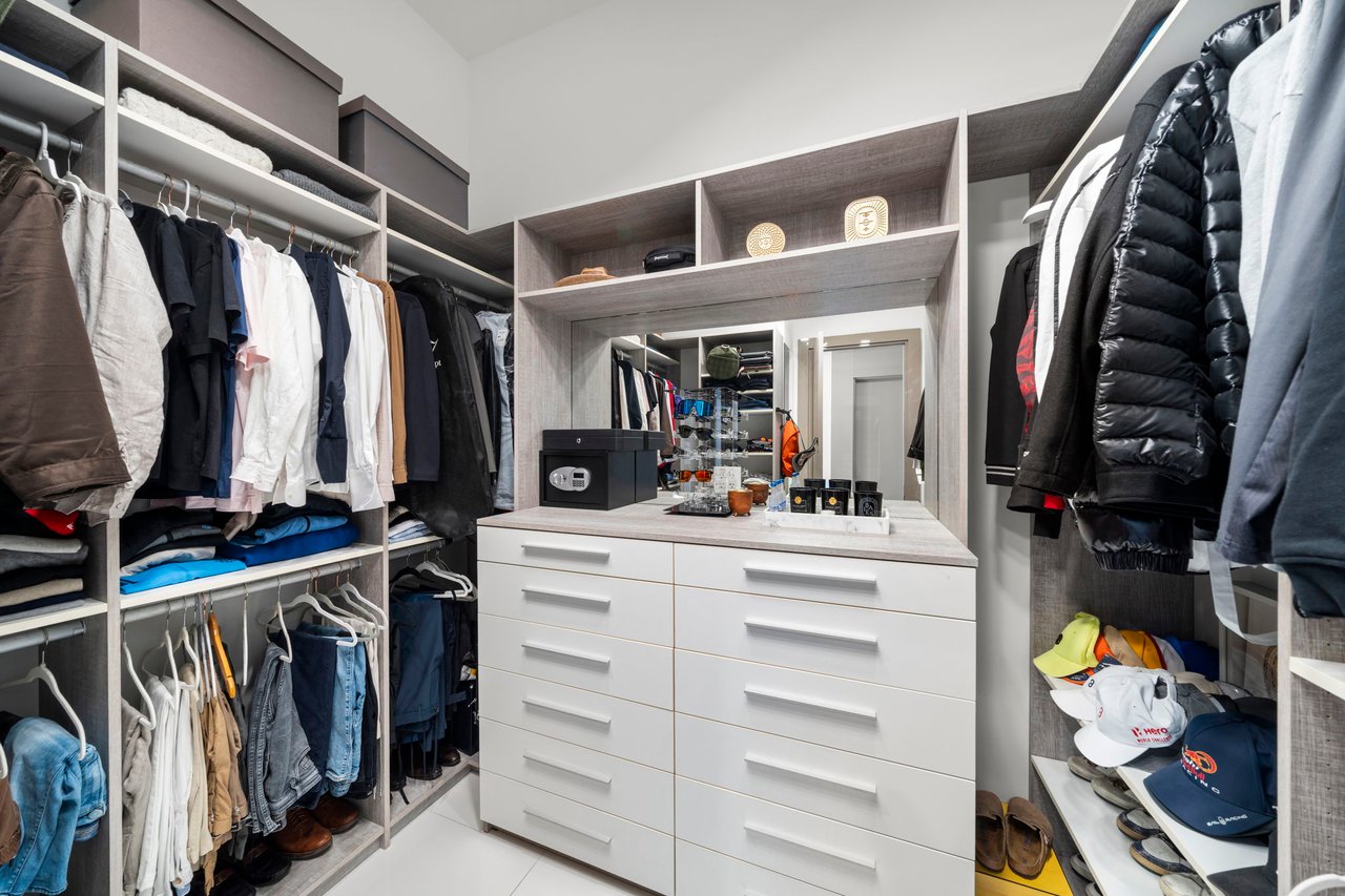 4100 Island Blvd # 1 Unit: PH-1