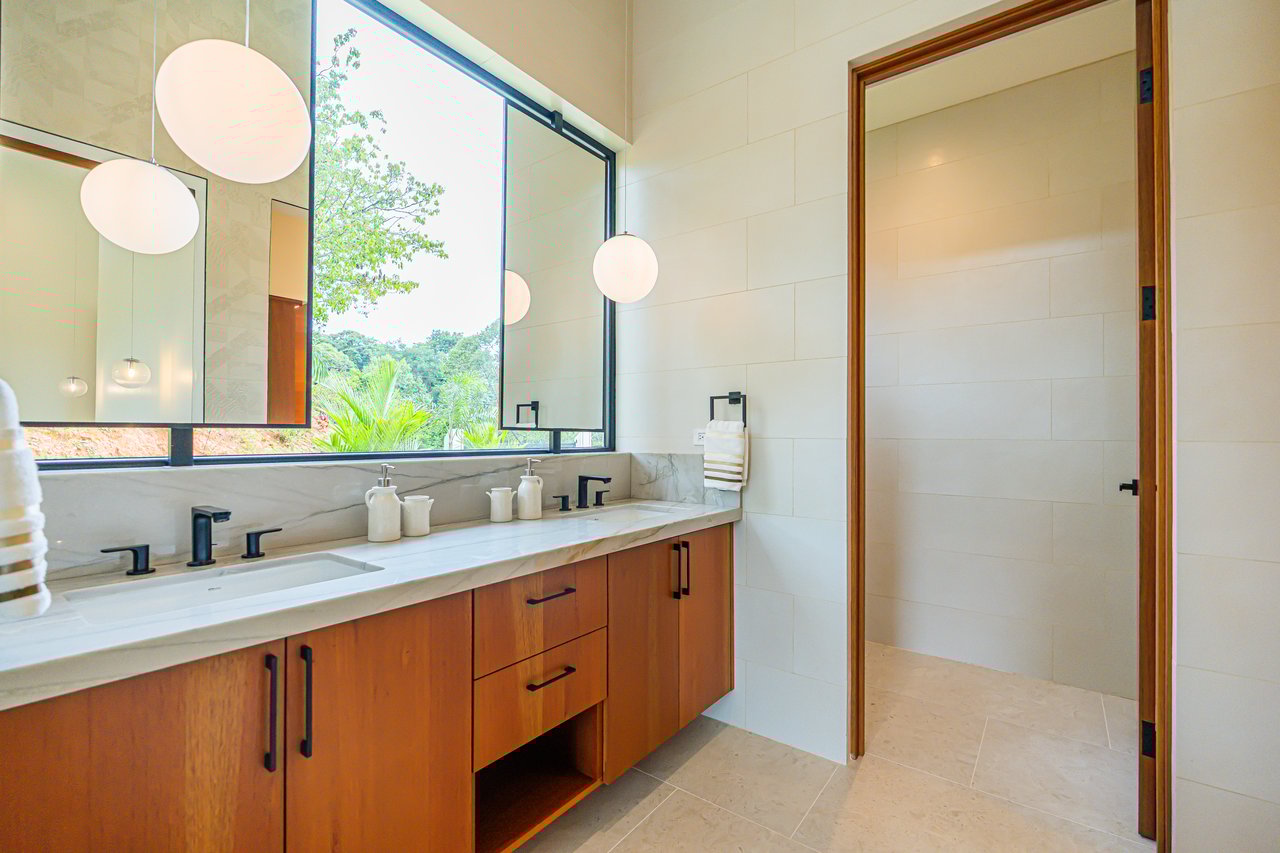 3 Bedroom Luxury Modern Tropical Home in Dominical