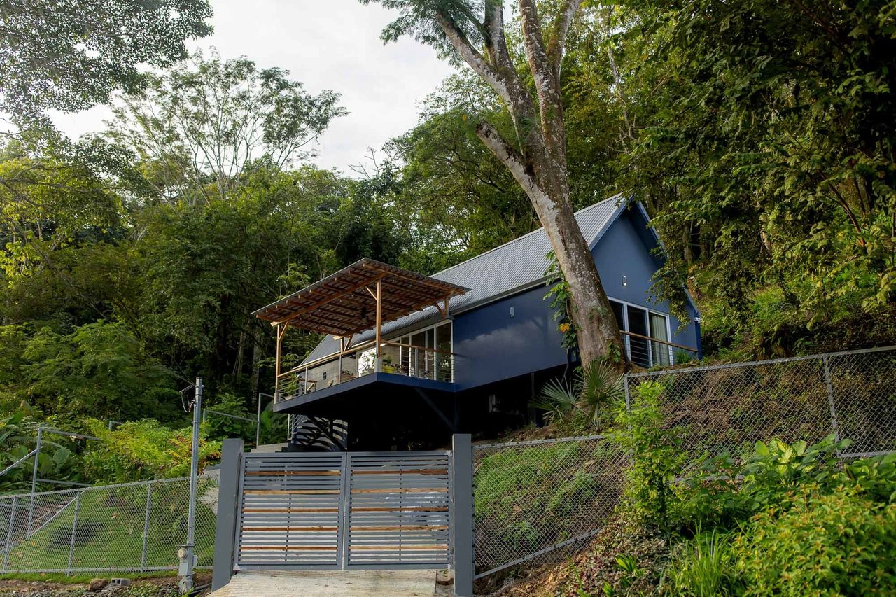 Tropical Rainforest Beach House, Manuel Antonio, Puntarenas