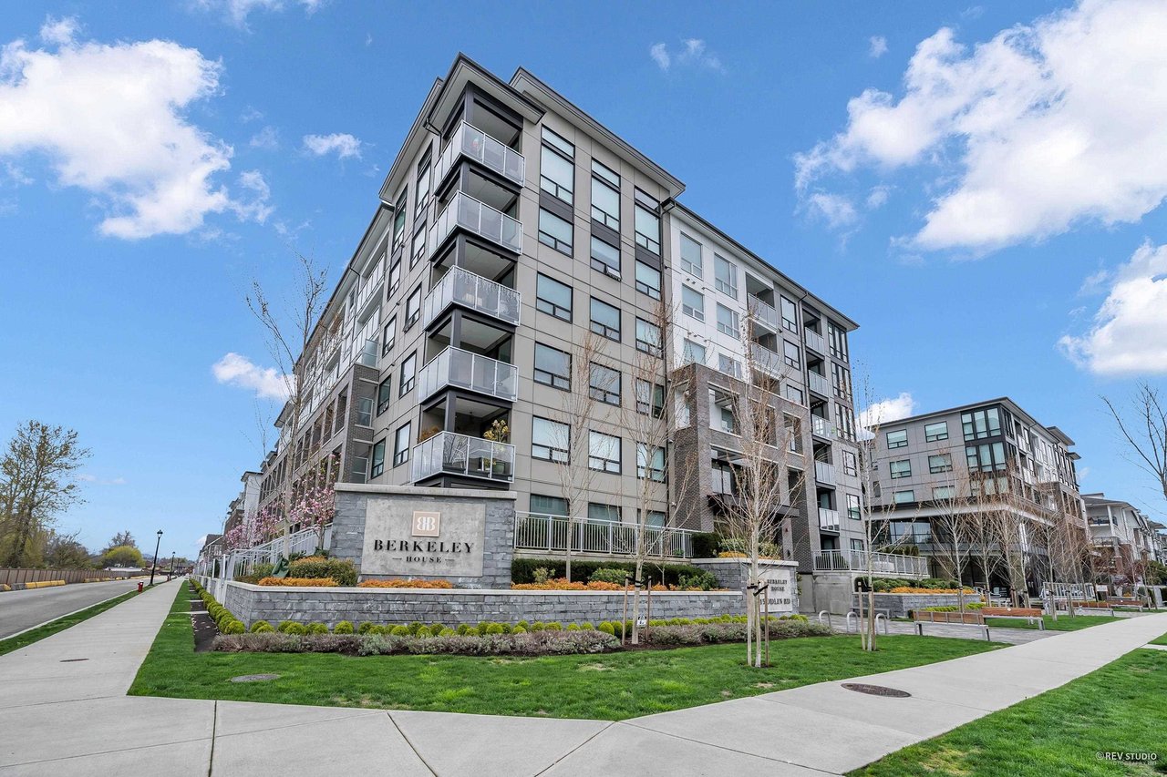 9213 Odlin Rd, #120