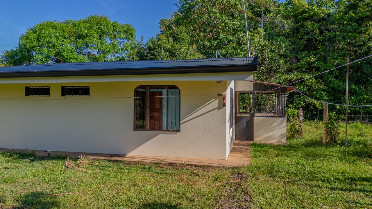 Vista Serena, beautiful House surrounded by nature in Villa Nueva de Quepos