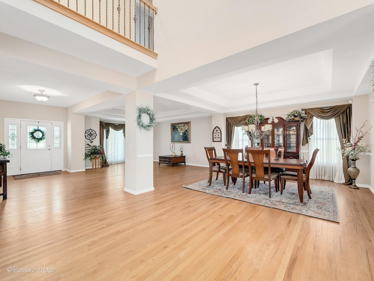 537 N Sycamore Ln, North Aurora IL: 4-Bedroom Home in Moose Lake Estates Listed at $650,000
