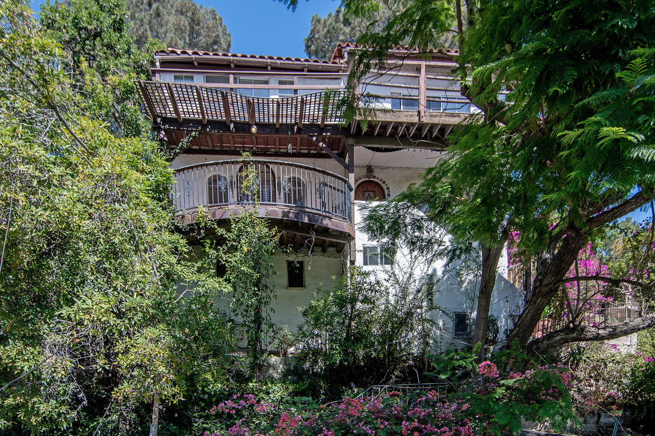 6131 Glen Tower St.