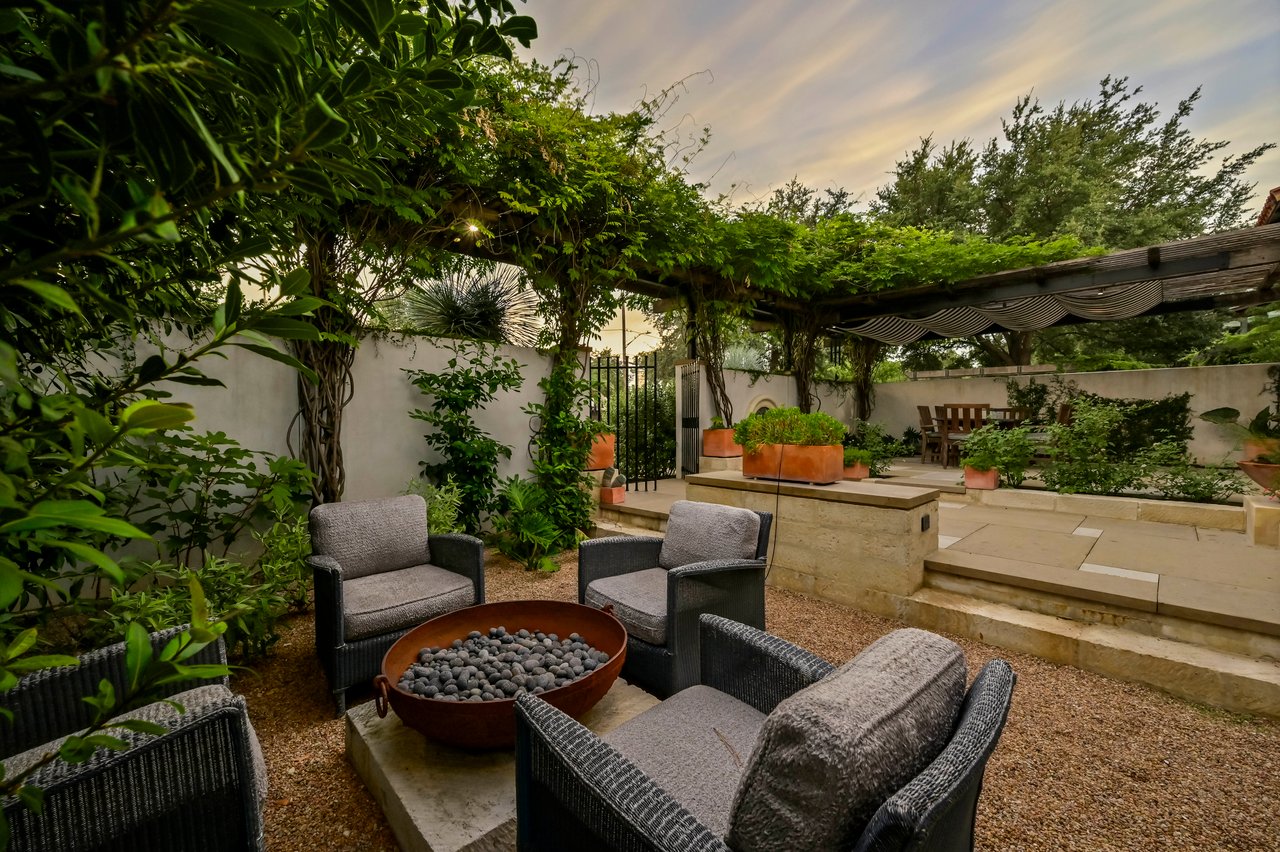 1308 Meriden Lane