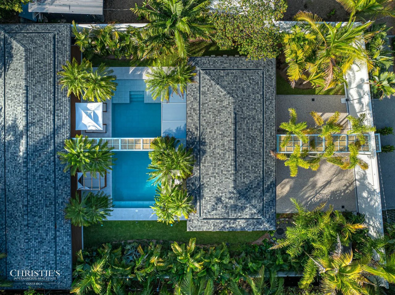 Casa Ohana – Comtemporary Luxury Villa, Steps from the Beach