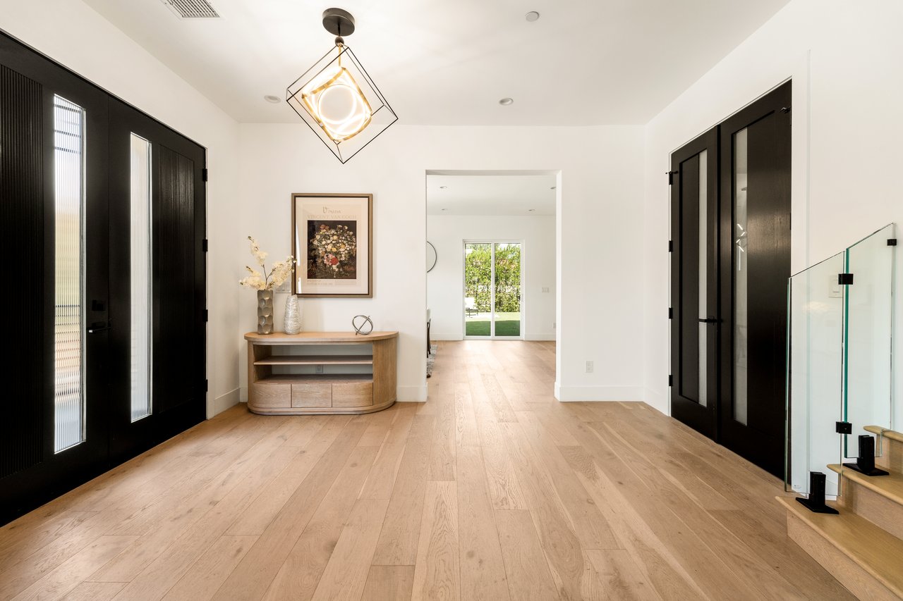 350 Mount Carmel Dr, Glendale 