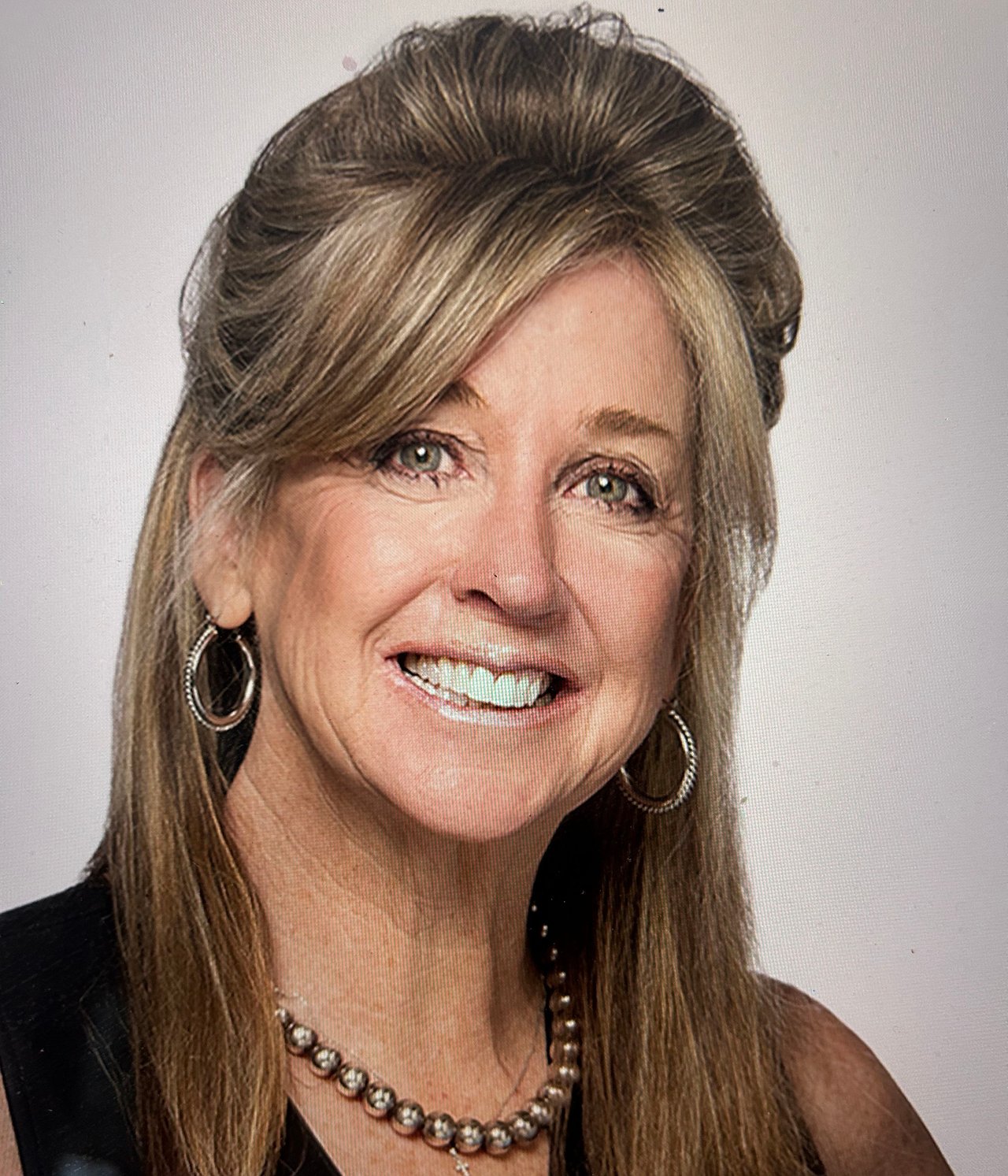 Linda  Knebel