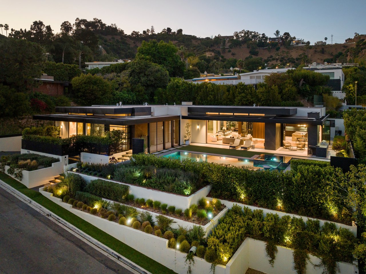9211 Nightingale Dr, Hollywood Hills