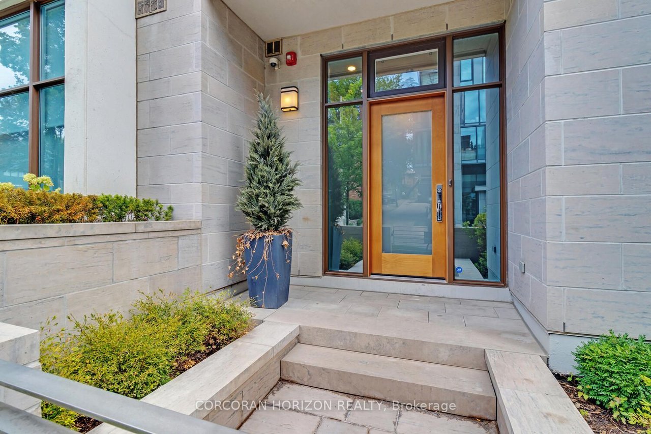 GRAND TOWNHOUSE IN THE ANNEX