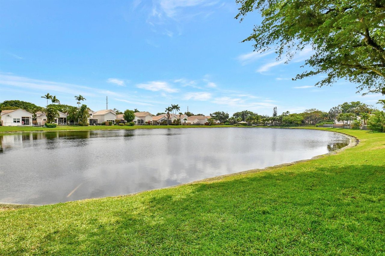 2489 NW 66th Dr
