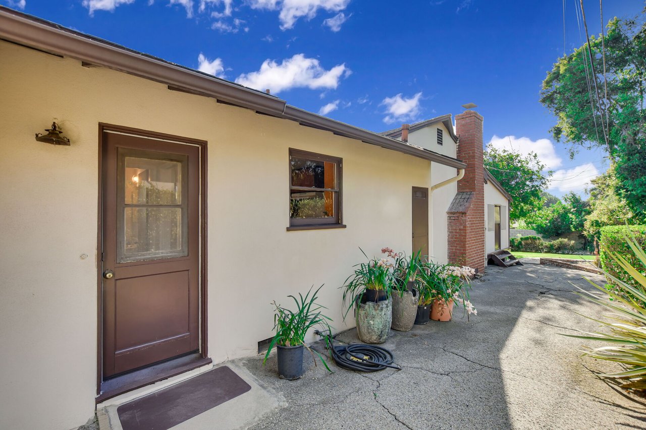 617 N Vista Bonita Avenue